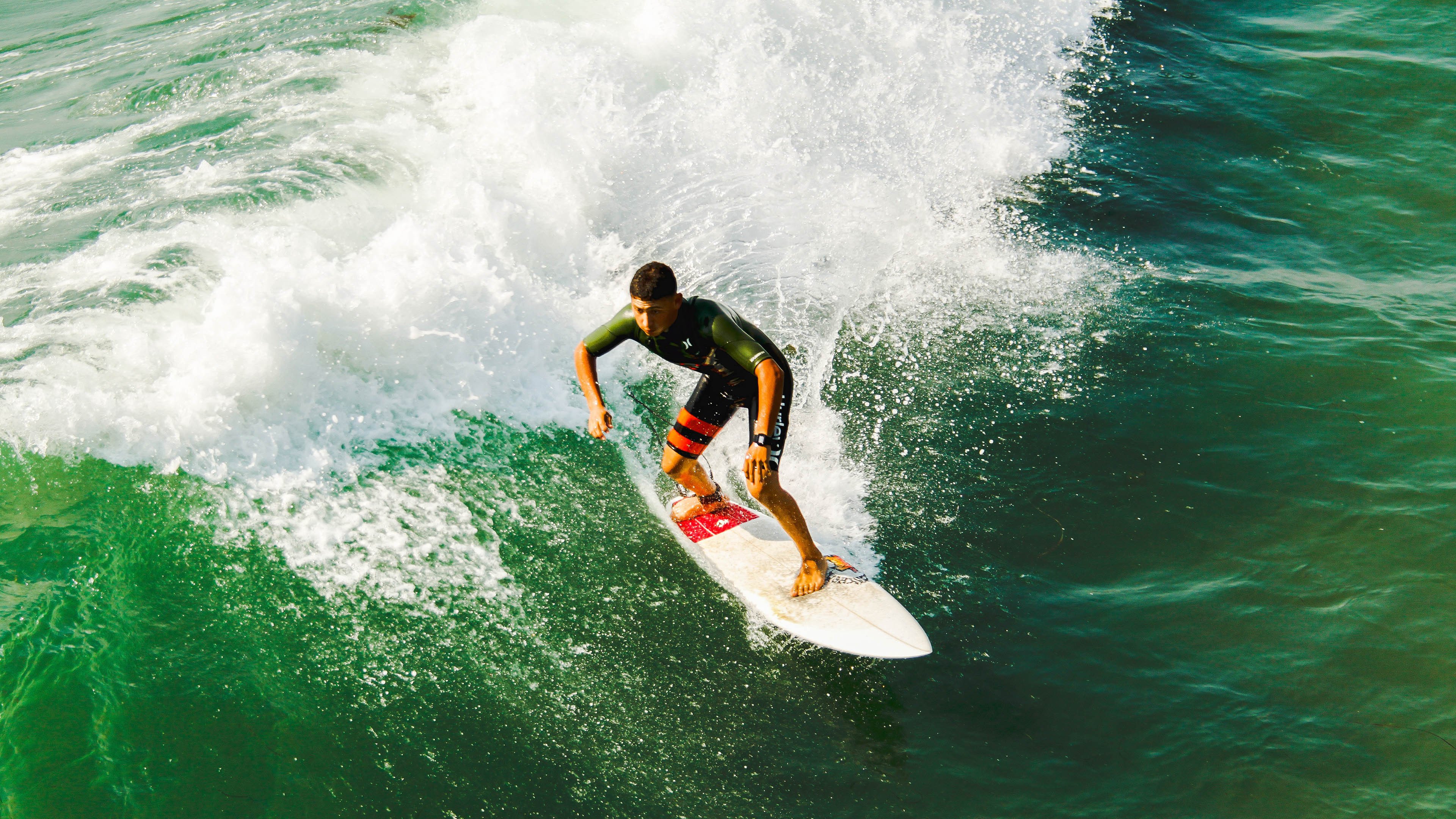 “霍斯特的突破性发挥，带领南非羚羊队横扫对手”