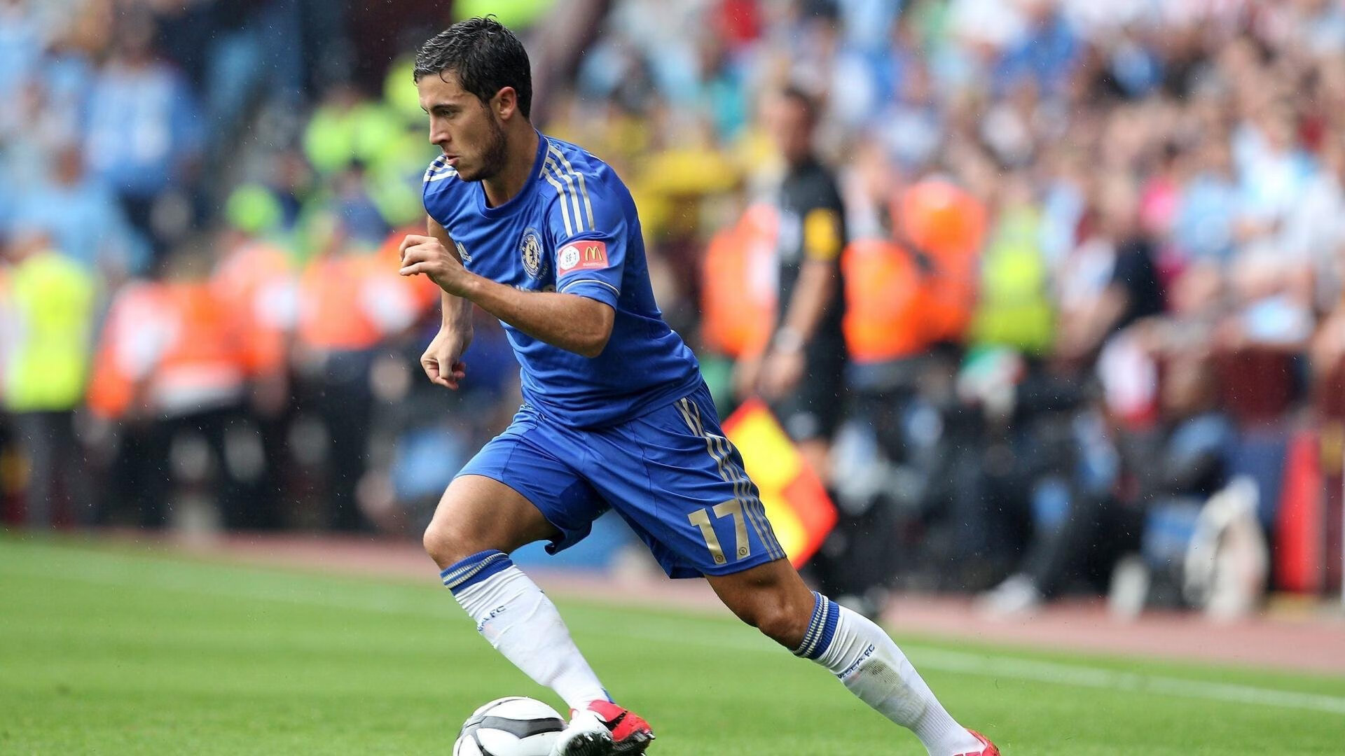 “青训基地建设稳步推进，为未来足球培养奠基”，足球青训发展方案